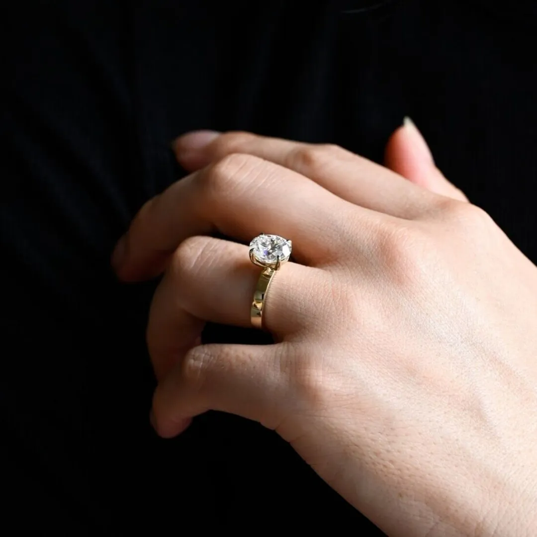 /public/photos/live/Solitaire Oval Moissanite Timeless Engagement Ring 661 (5).webp